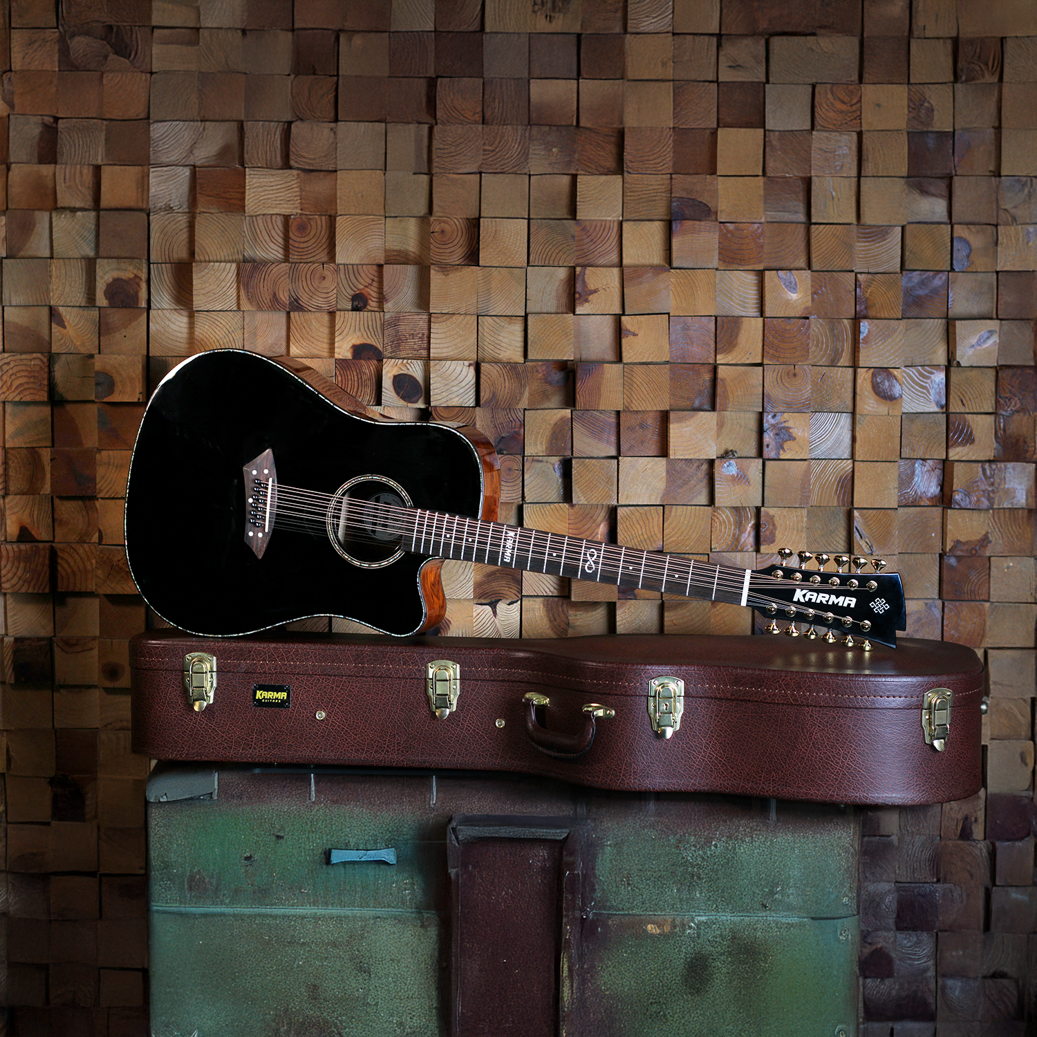 Karma INFINITY Docerola (Zurda) 12-BLK + ESTUCHE RÍGIDO