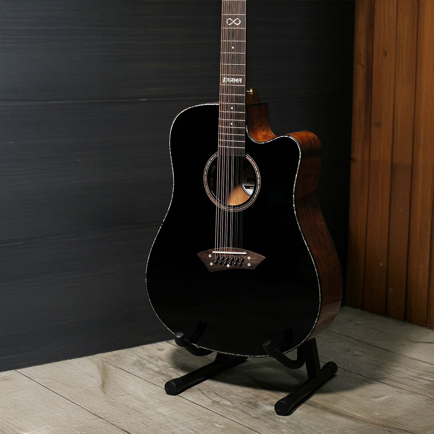 Karma INFINITY Docerola (Zurda) 12-BLK + ESTUCHE RÍGIDO