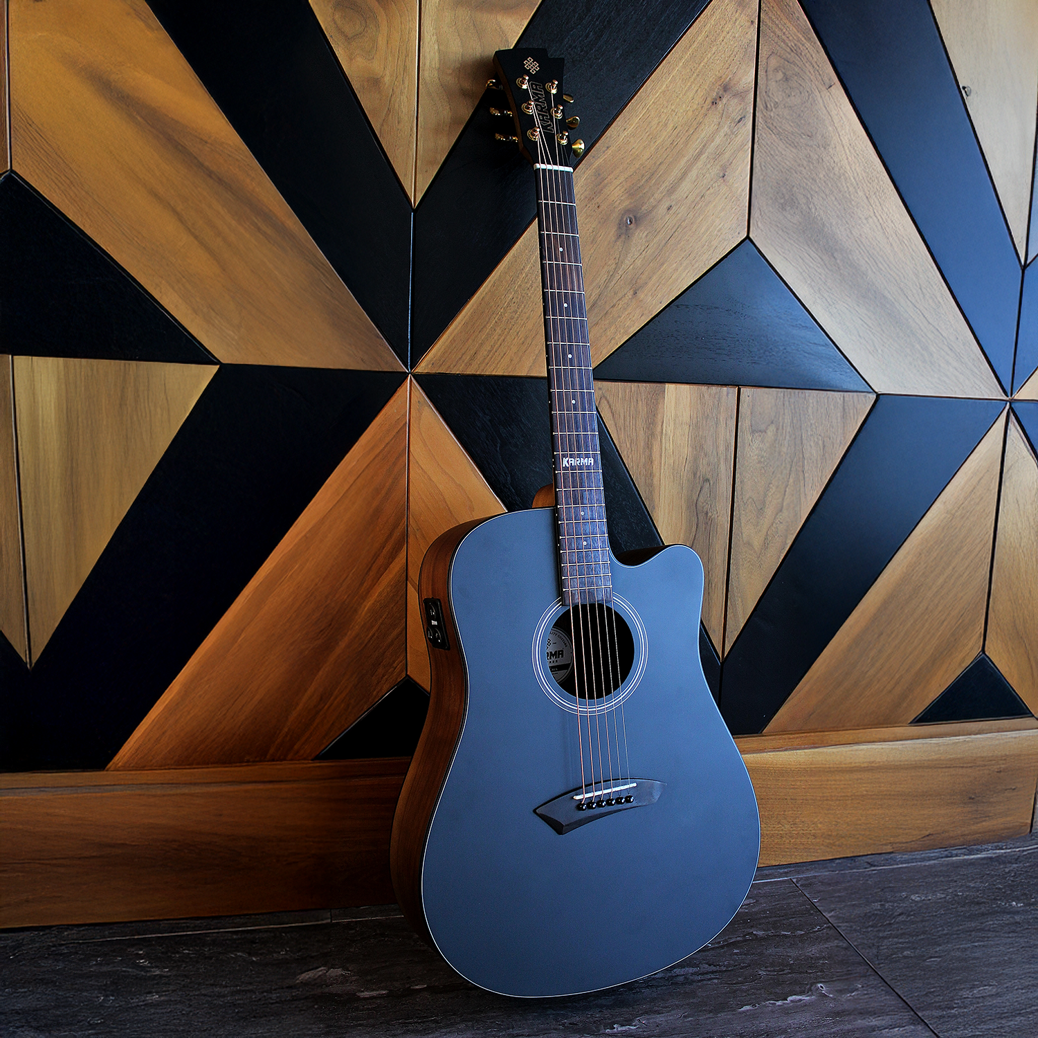 Karma LOTUS 6-BLK